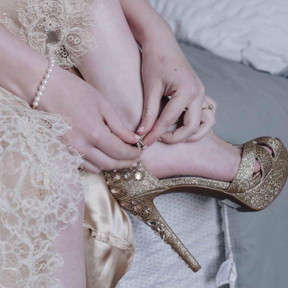 Gianni Bini glitter & bling gold heels
